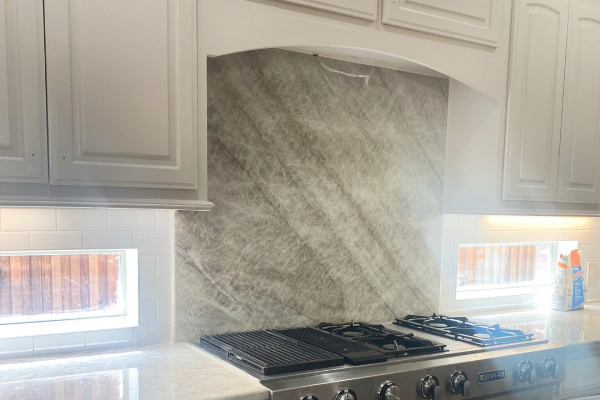 Kitchen remodel with stove backsplash in Lakewood, TX